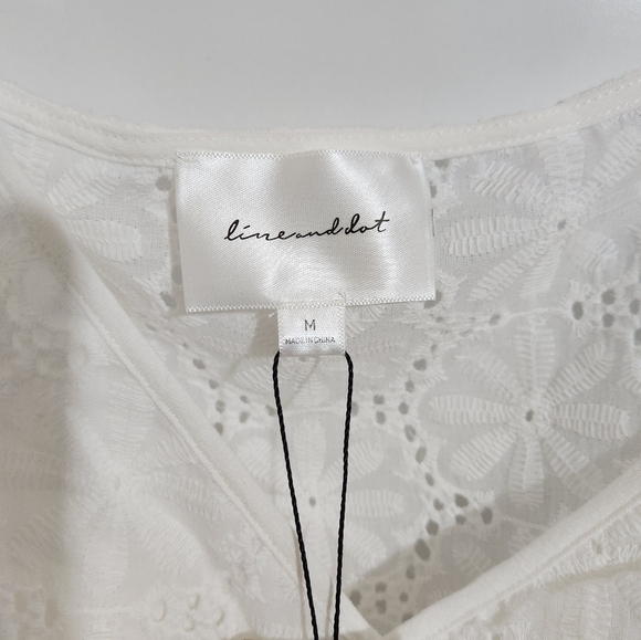 Adorable White Lace Cropped Top, Size Med, NWT - Picture 2 of 8